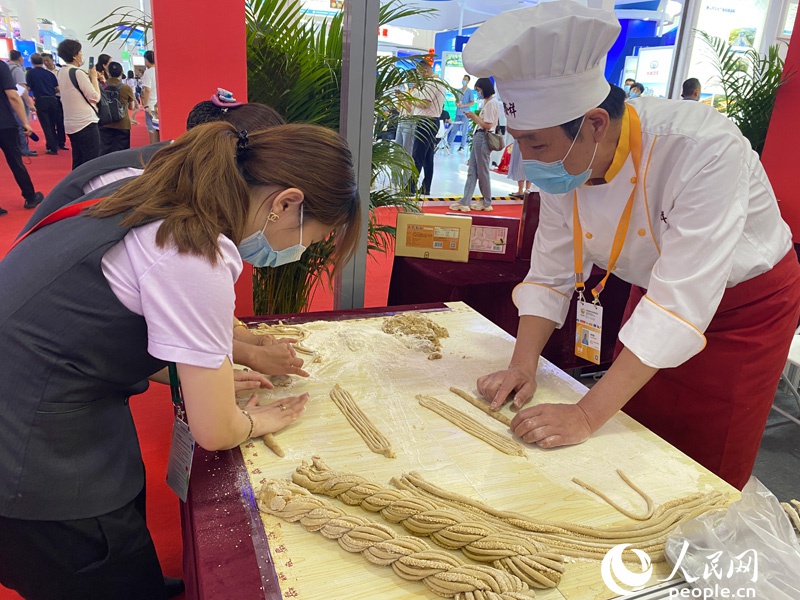 生活经验分享朋友圈的感悟：记录美好瞬间、传递正能量、建立情感连接，让生活更温暖